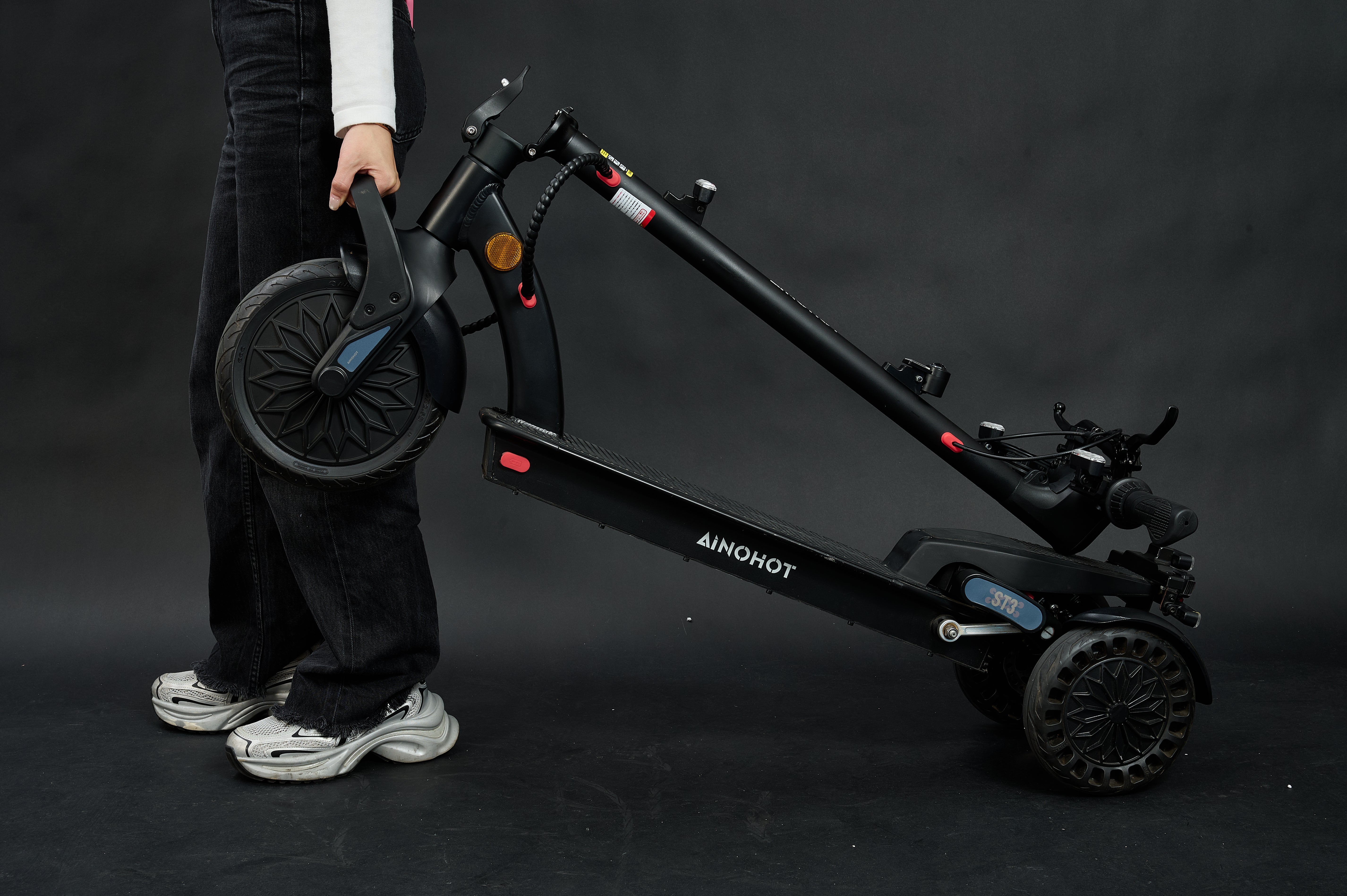 AINOHOT ST3│電動三輪車 | 特定小型原付 免許不要 – AINOHOT公式サイト