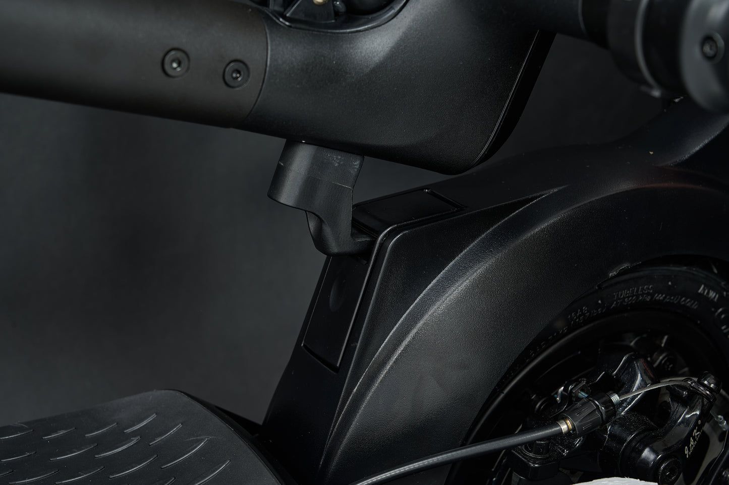 AINOHOT SAGA pro│電動キックボード