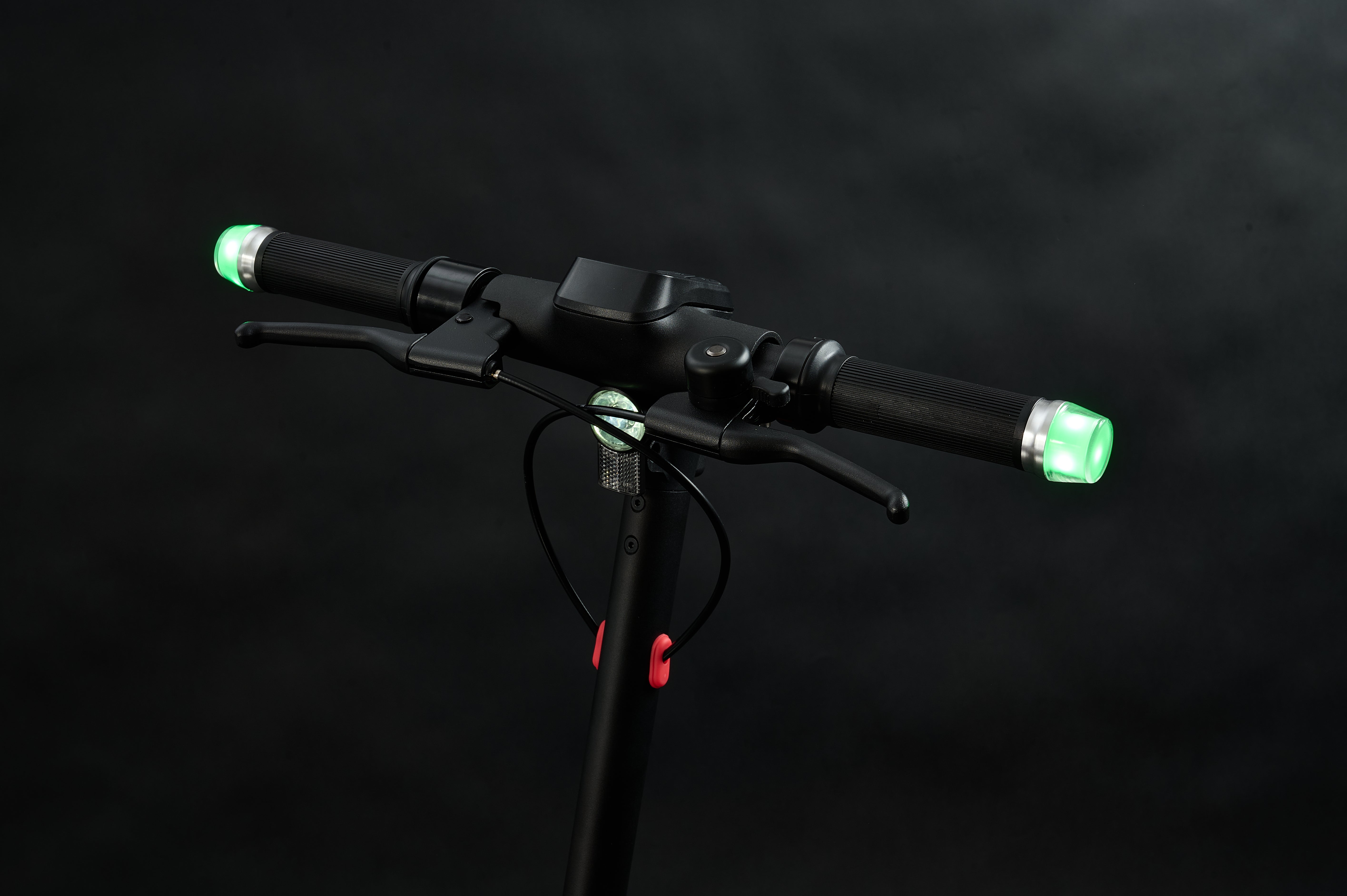 AINOHOT SAGA lite│電動キックボード | エントリーモデル 79,800円