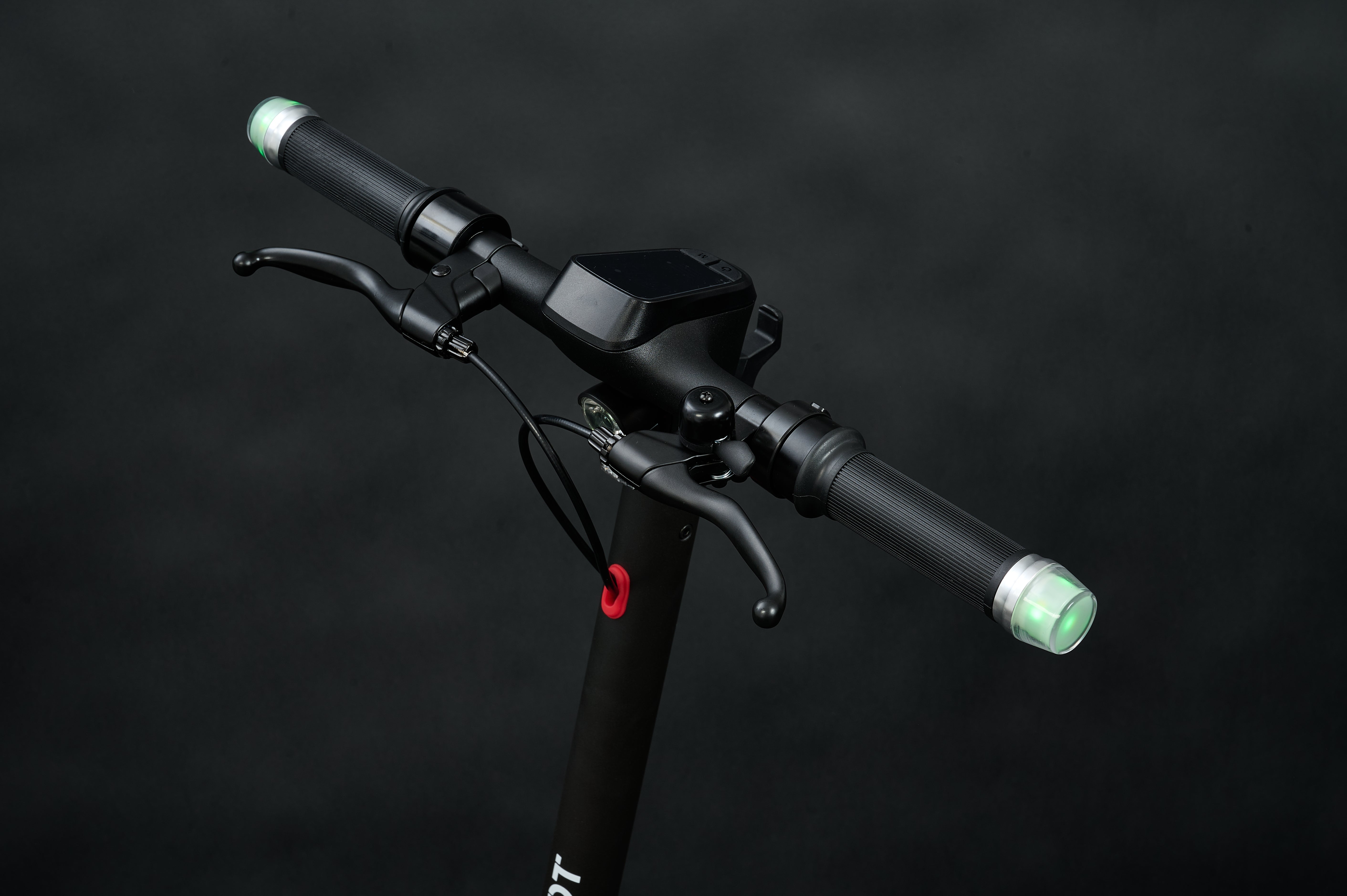 AINOHOT SAGA pro│電動キックボード│サスペンション4本付き