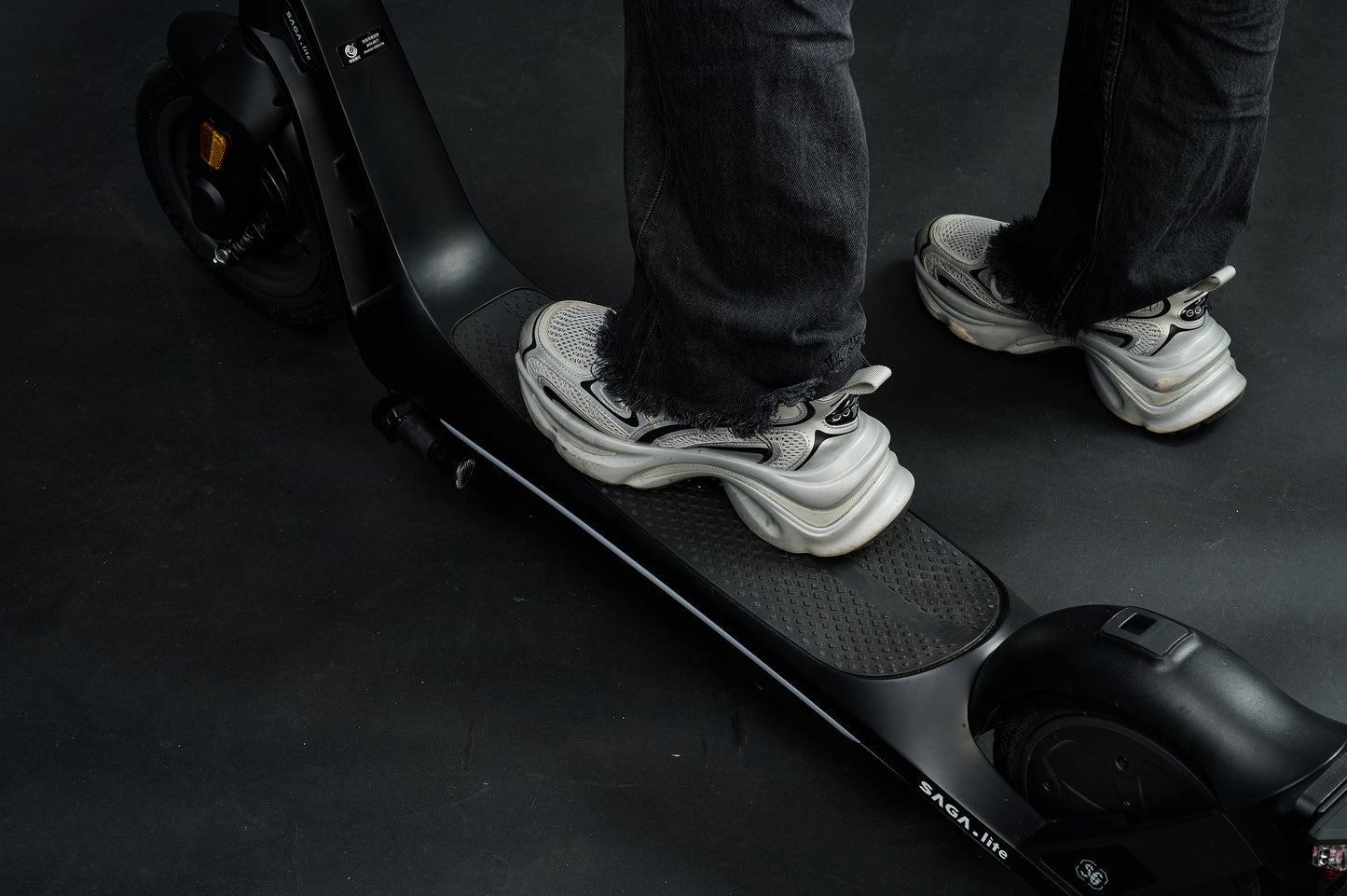 AINOHOT SAGA lite│電動キックボード