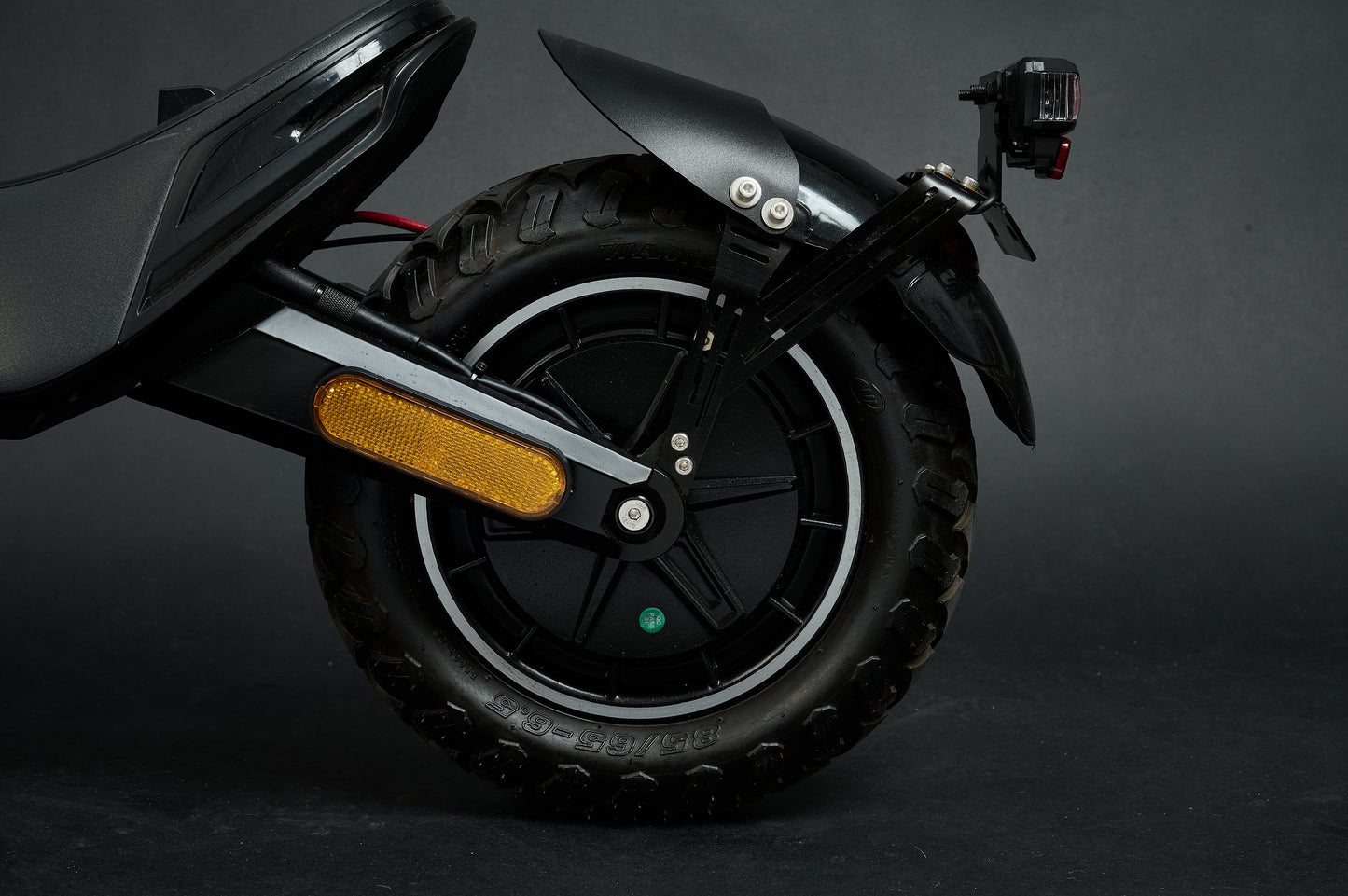 AINOHOT SAGA suv│電動キックボード